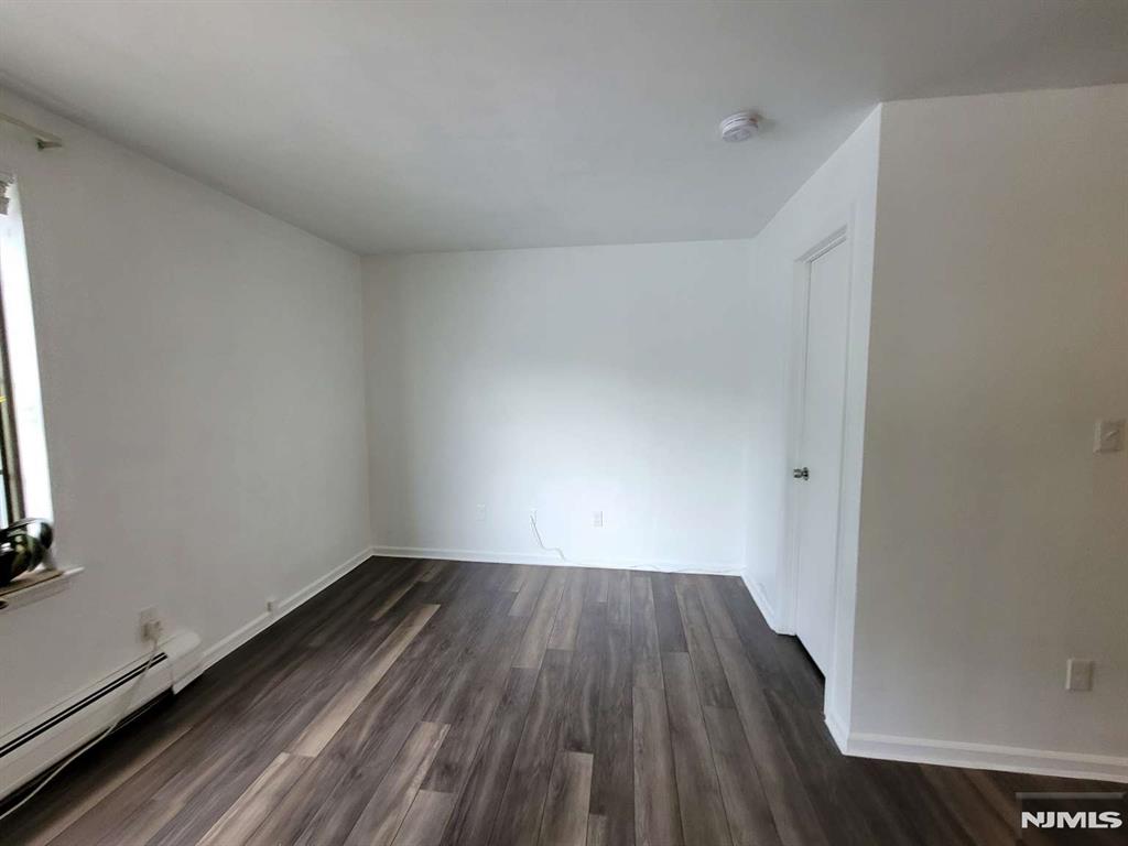 2004 Hawthorne Lane Mahwah, NJ 07430 - Photo 4 of 8