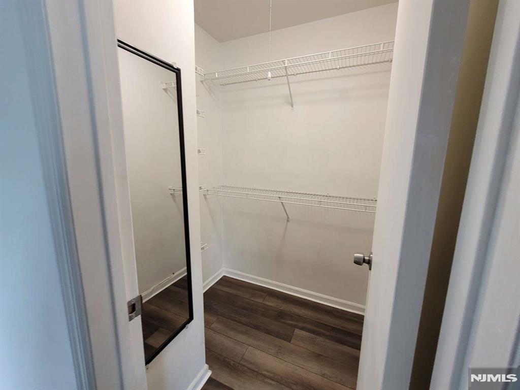 2004 Hawthorne Lane Mahwah, NJ 07430 - Photo 5 of 8