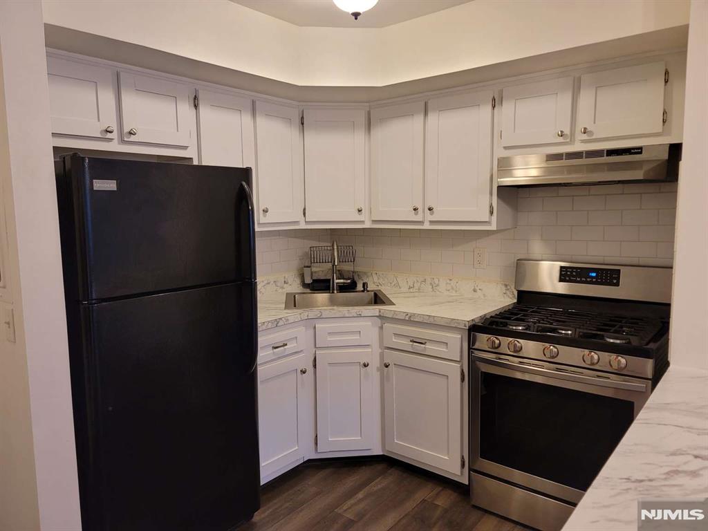 2004 Hawthorne Lane Mahwah, NJ 07430 - Photo 7 of 8