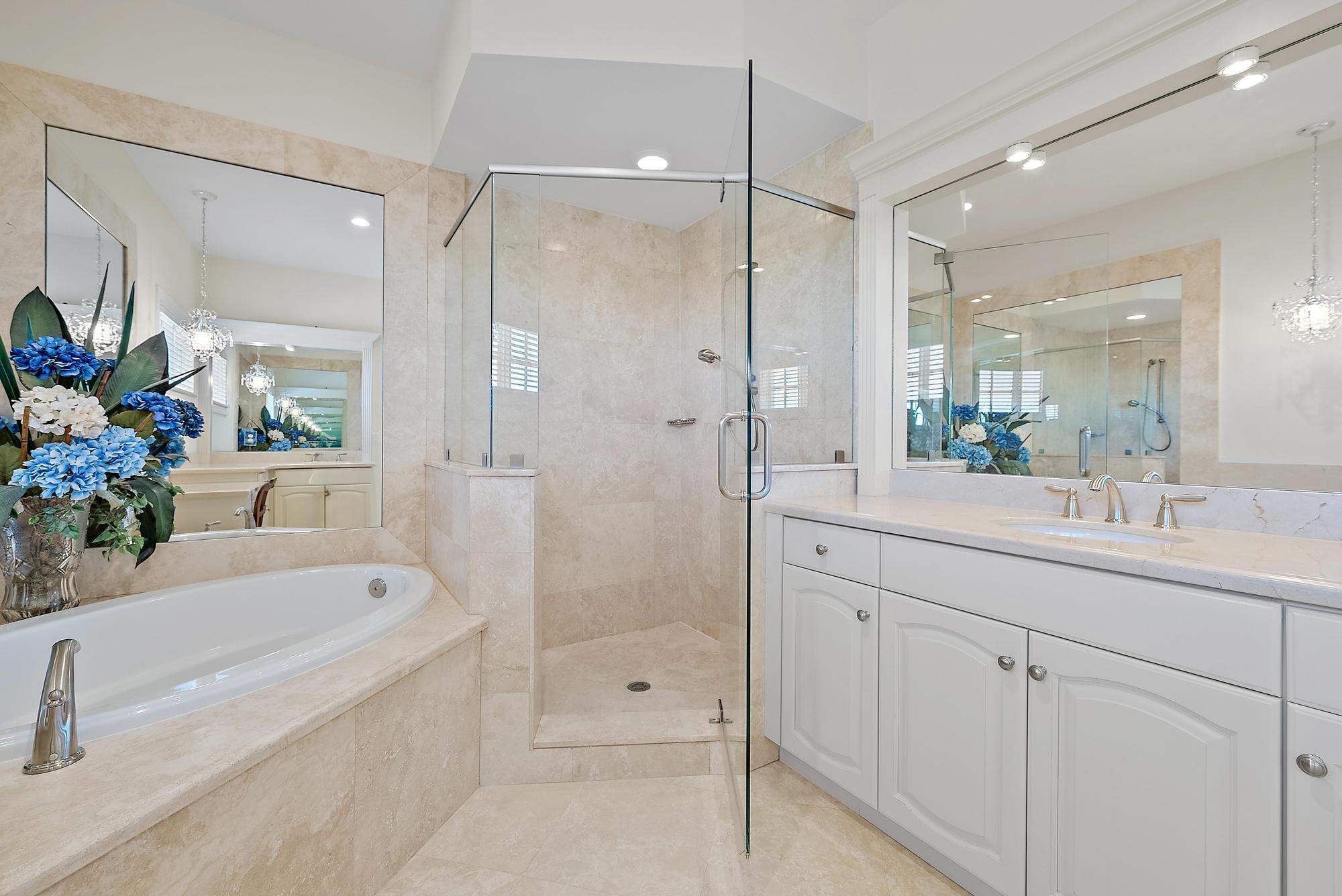 126 Tierra Lane, Unit 2 Jupiter, FL 33477 - Photo 44 of 59 126 Tierra Ln 2-56