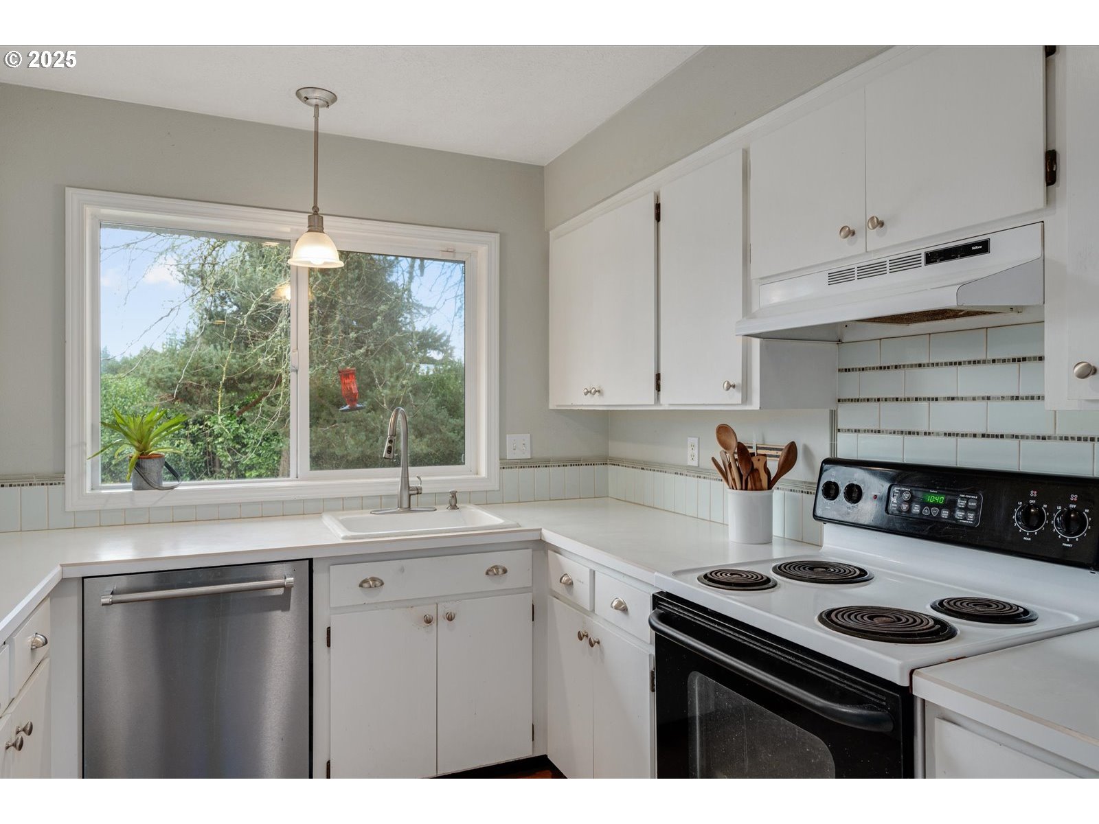22409 Southwest Newland Road Wilsonville, OR 97070 - Photo 17 of 48 Gallery Image 17
