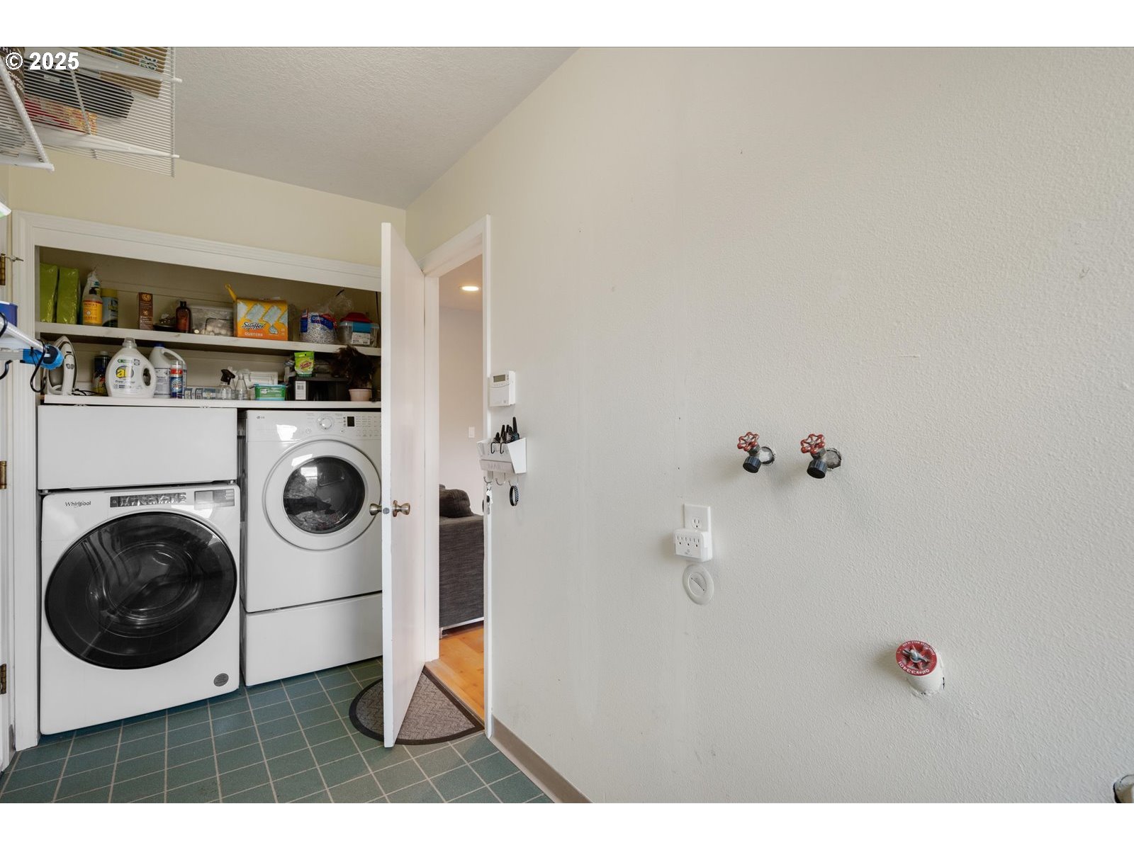 22409 Southwest Newland Road Wilsonville, OR 97070 - Photo 24 of 48 Gallery Image 24