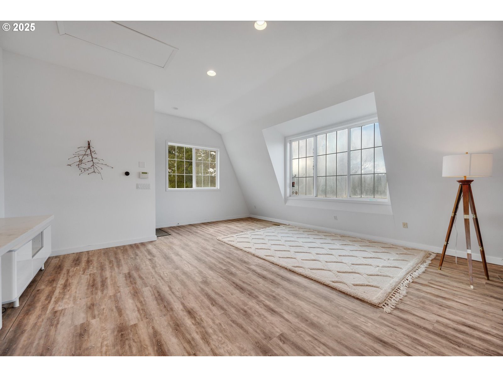 22409 Southwest Newland Road Wilsonville, OR 97070 - Photo 27 of 48 Gallery Image 27