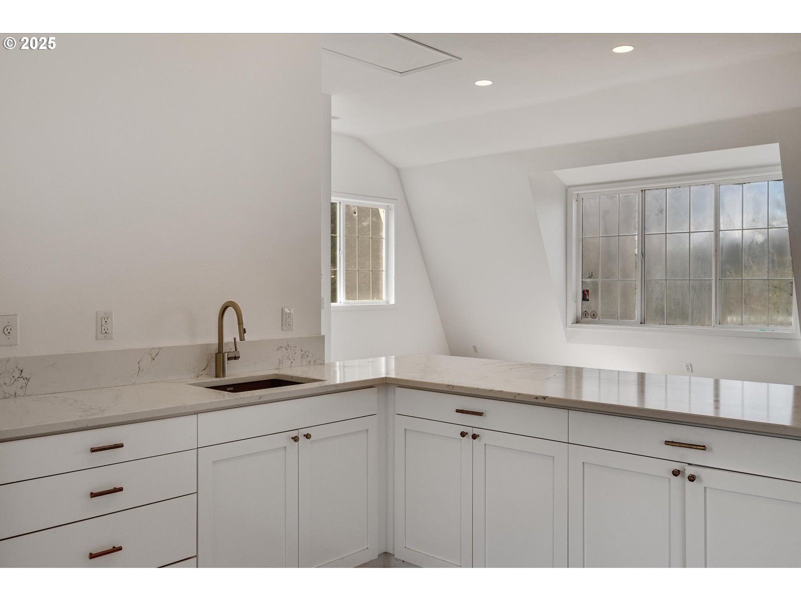 22409 Southwest Newland Road Wilsonville, OR 97070 - Photo 32 of 48 Gallery Image 32