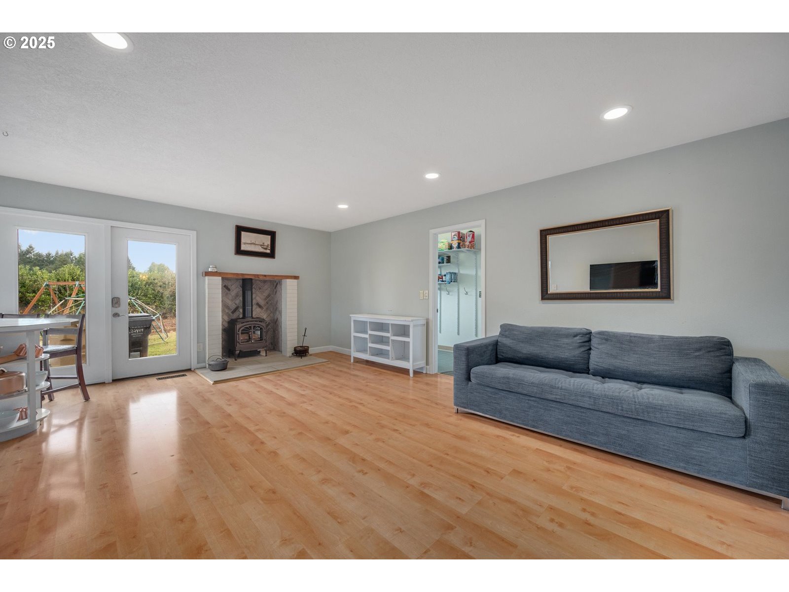 22409 Southwest Newland Road Wilsonville, OR 97070 - Photo 10 of 48 Gallery Image 10