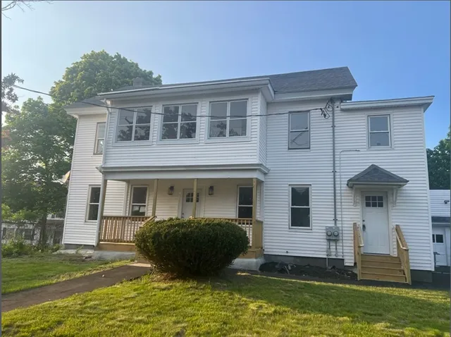 $2,600 | 477 Hilldale Avenue, Unit 1, Haverhill, MA 01832