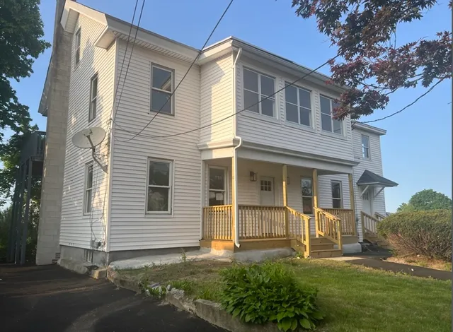 $2,600 | 477 Hilldale Avenue, Unit 1, Haverhill, MA 01832
