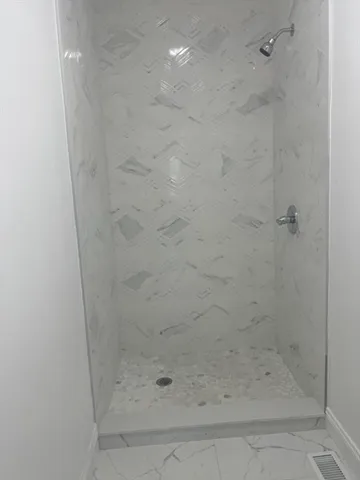 $2,600 | 477 Hilldale Avenue, Unit 1, Haverhill, MA 01832