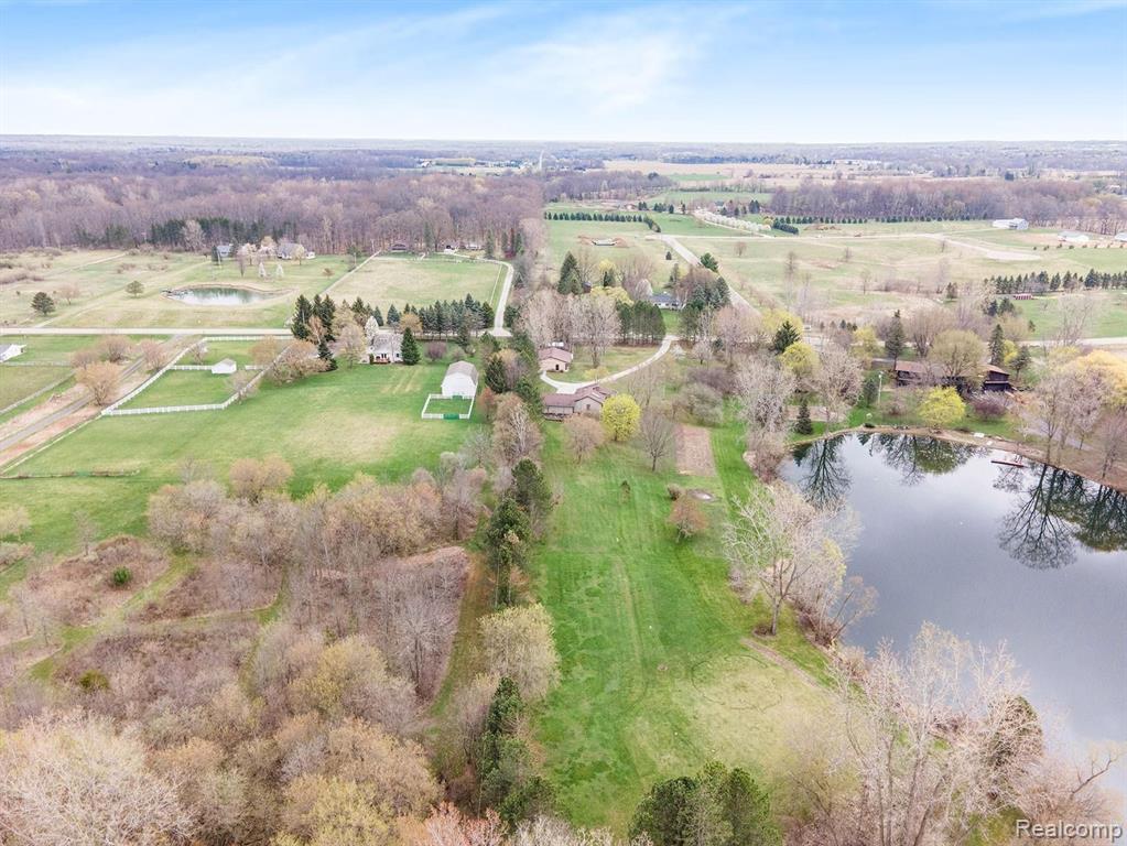 1655 Gray Road Lapeer, MI 48446 - Photo 17 of 36