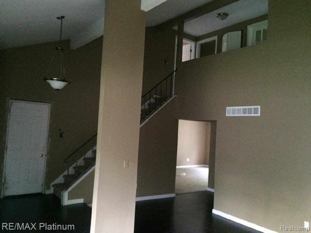 42447 Park Ridge Road Novi, MI 48375 - Photo 4 of 15