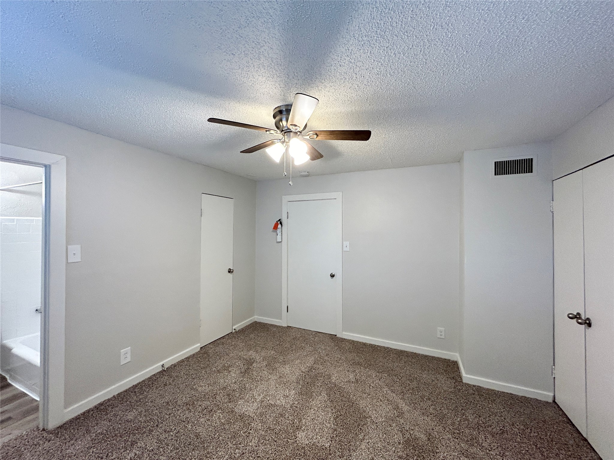 5415 Scott Street, Unit 17 Houston, TX 77021 - Photo 8 of 11 Gallery Image 8