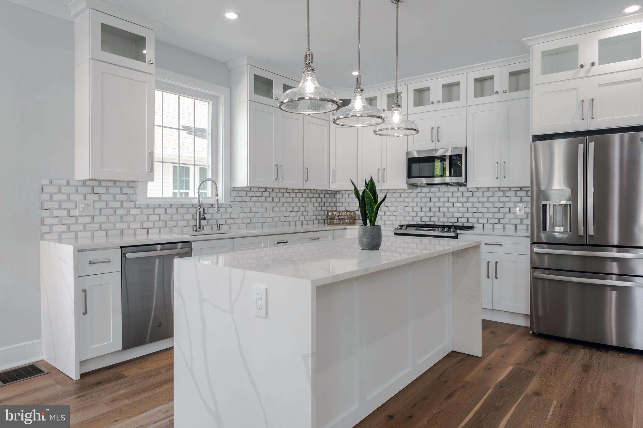 10 Clover Lane Wayne, PA 19087 - Photo 23 of 66 Kitchen-Quartz Waterfall Edging