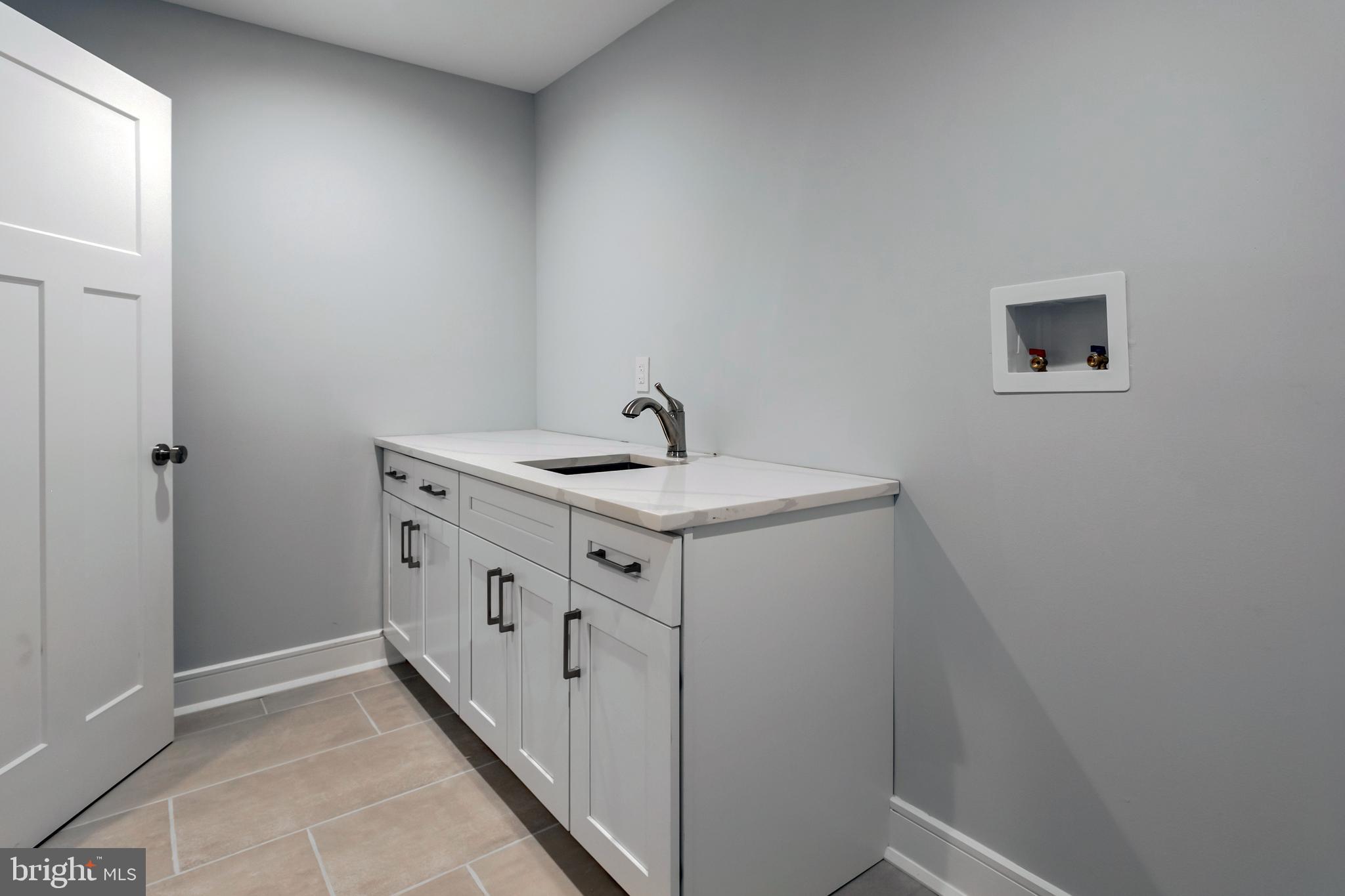 10 Clover Lane Wayne, PA 19087 - Photo 51 of 66 2nd Flr Laundry