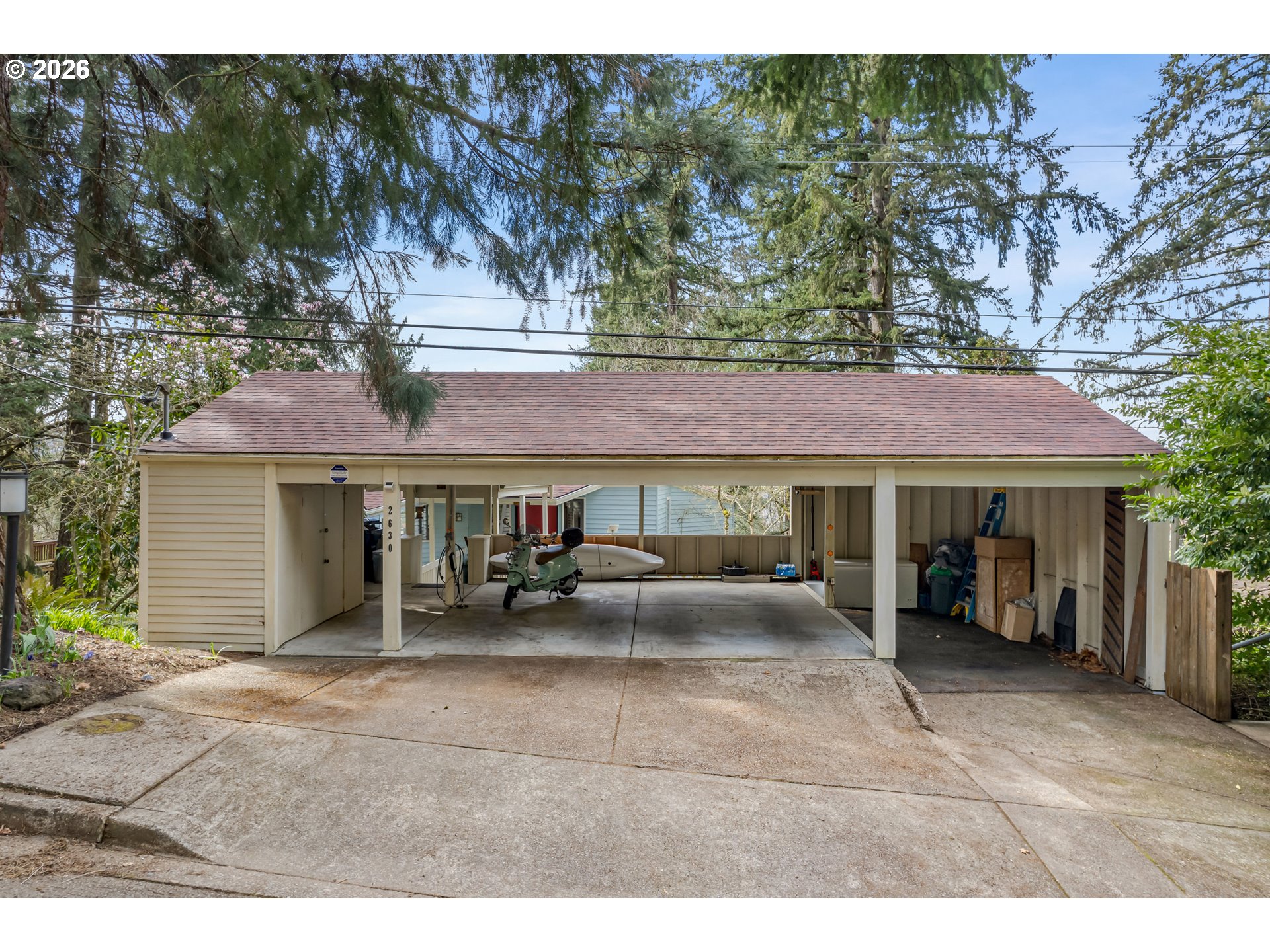 2630 Cresta De Ruta Street Eugene, OR 97403 - Photo 2 of 48