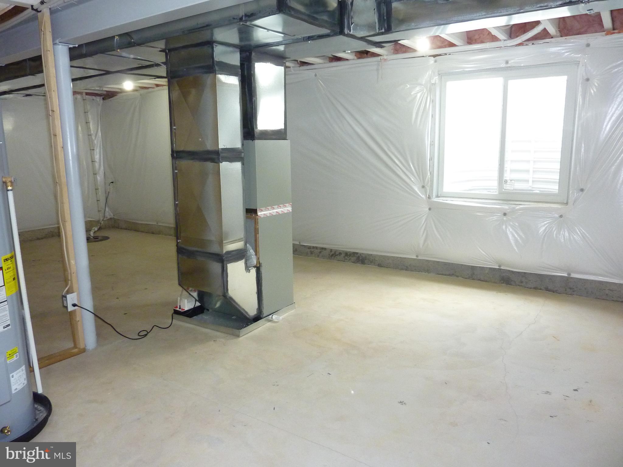 280 Doylestown Road Smyrna, DE 19977 - Photo 33 of 37 an empty room with windows