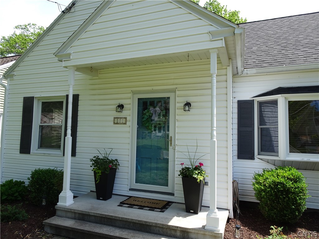 111 Newcastle Road Geddes, NY 13219 - Photo 2 of 30
