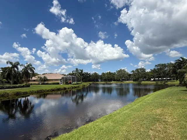 $5,500 | 7714 Ashley Circle, Bradenton, FL 34201