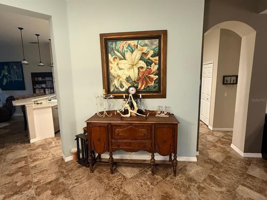 7714 Ashley Circle Bradenton, FL 34201 - Photo 4 of 30