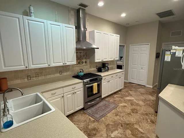 $5,500 | 7714 Ashley Circle, Bradenton, FL 34201