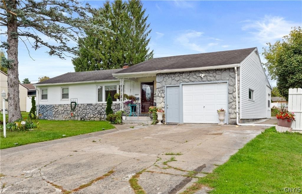 1809 Lansing Street Utica, NY 13501 - Photo 2 of 35