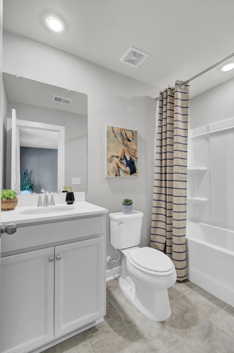 2013 Quiet Ibis Road Hanahan, SC 29410 - Photo 9 of 41 1ST FLOOR FULL BATH