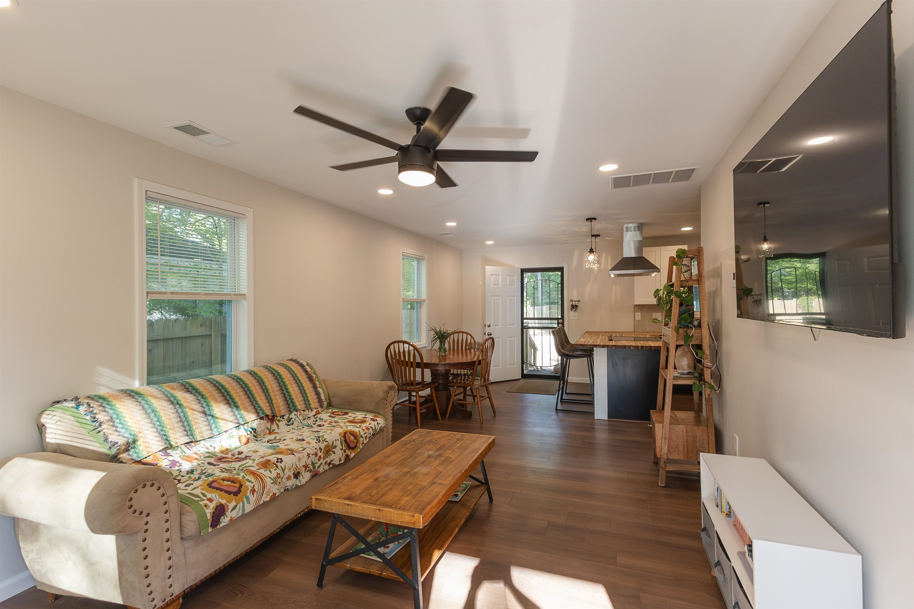 958 Wingfield Road Memphis, TN 38122 - Photo 2 of 19