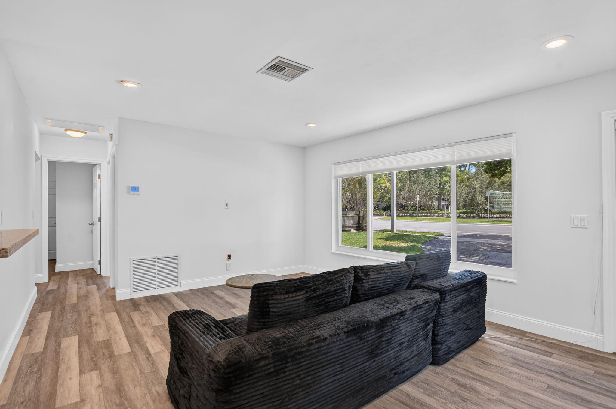 155 Northeast 20th Street Boca Raton, FL 33431 - Photo 9 of 32 7-web-or-mls-DSC_2735
