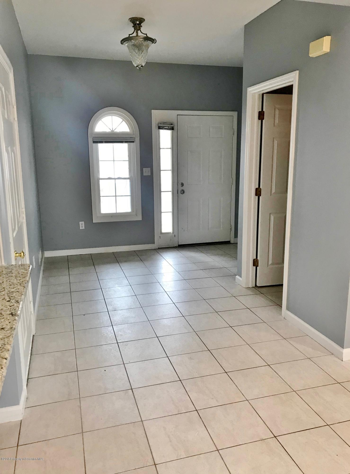 19 Waterford Road Clarks Summit, PA 18411 - Photo 2 of 20 Gallery Image 2
