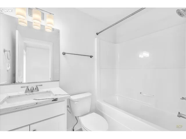 $299,900 | 9416 North Bristol Avenue, Portland, OR 97203