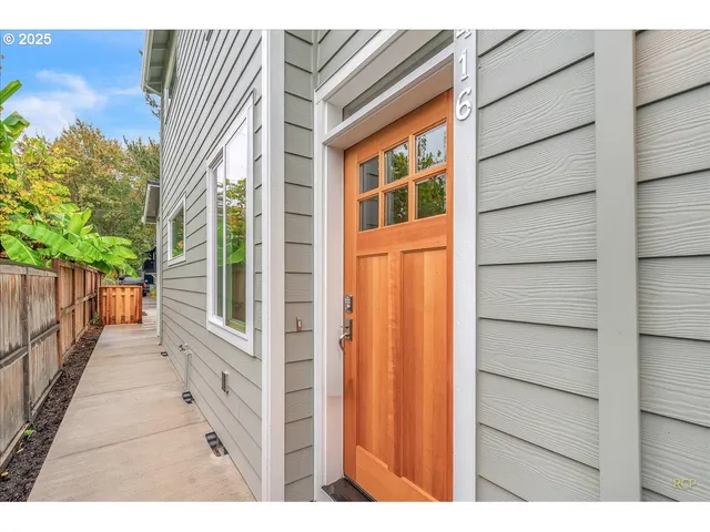 $299,900 | 9416 North Bristol Avenue, Portland, OR 97203