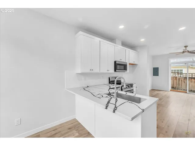 $299,900 | 9416 North Bristol Avenue, Portland, OR 97203