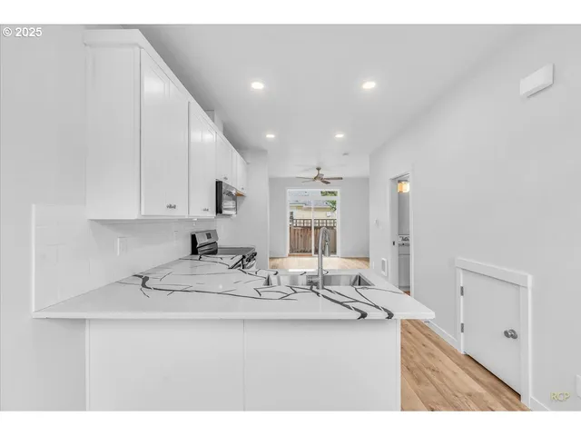 $299,900 | 9416 North Bristol Avenue, Portland, OR 97203