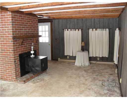 592 Beach Road Lincolnville, ME 04849 - Photo 8 of 12 Living Room.
