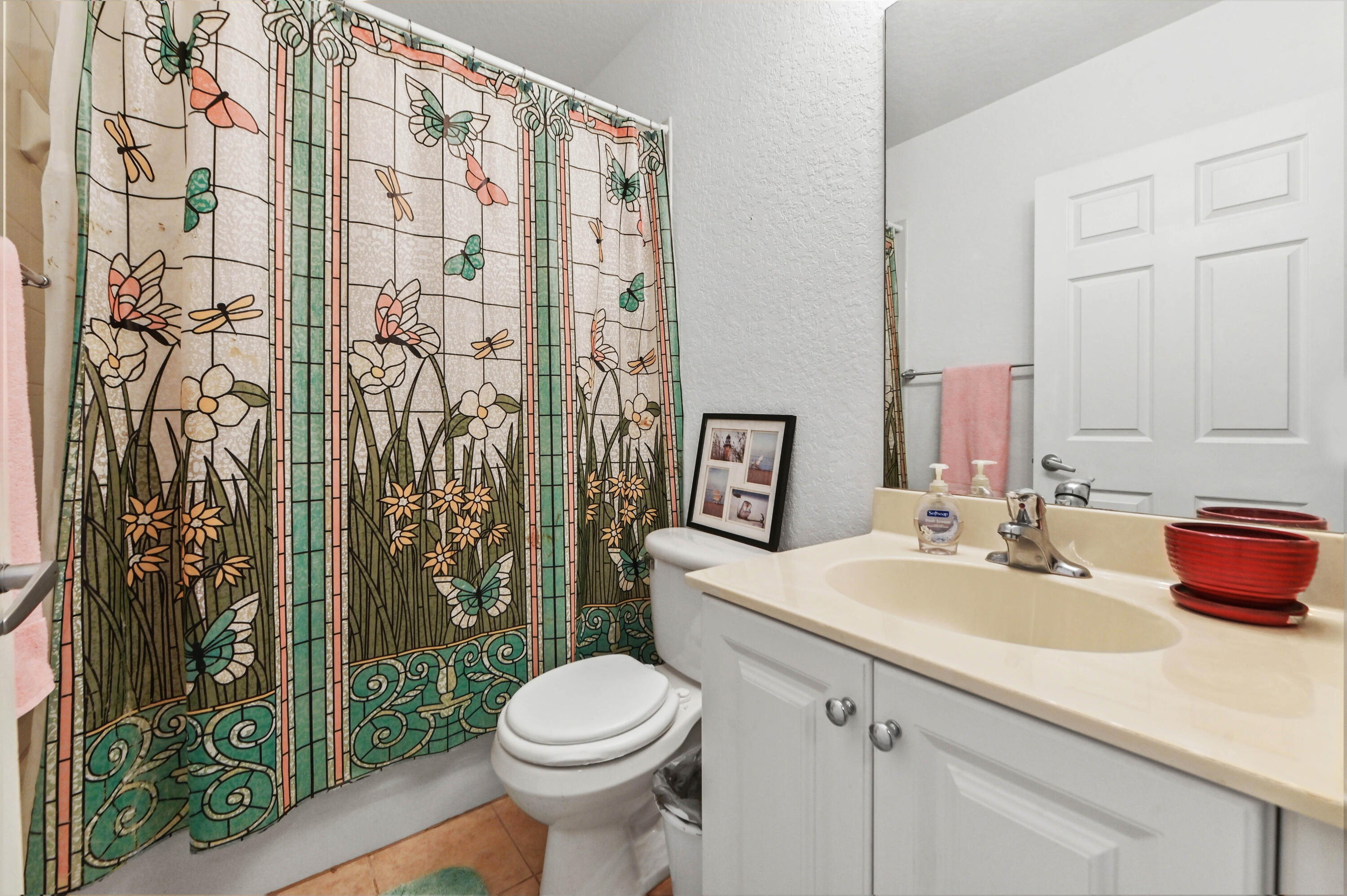 1941 Gardenia Court Riviera Beach, FL 33404 - Photo 17 of 24 15 Bathroom 02