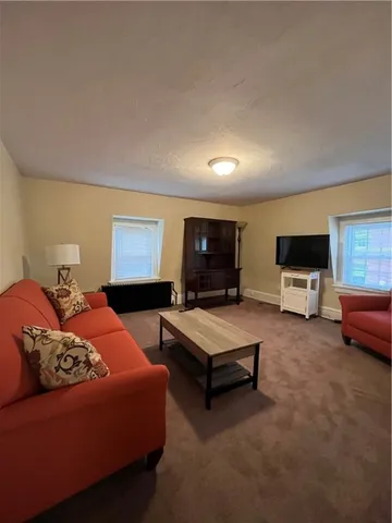 $2,200 | 9 Covell Street, Unit 3, Newport, RI 02840