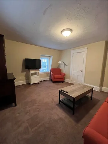 $2,200 | 9 Covell Street, Unit 3, Newport, RI 02840