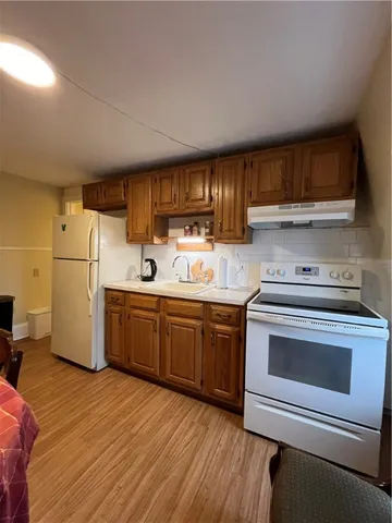 $2,200 | 9 Covell Street, Unit 3, Newport, RI 02840