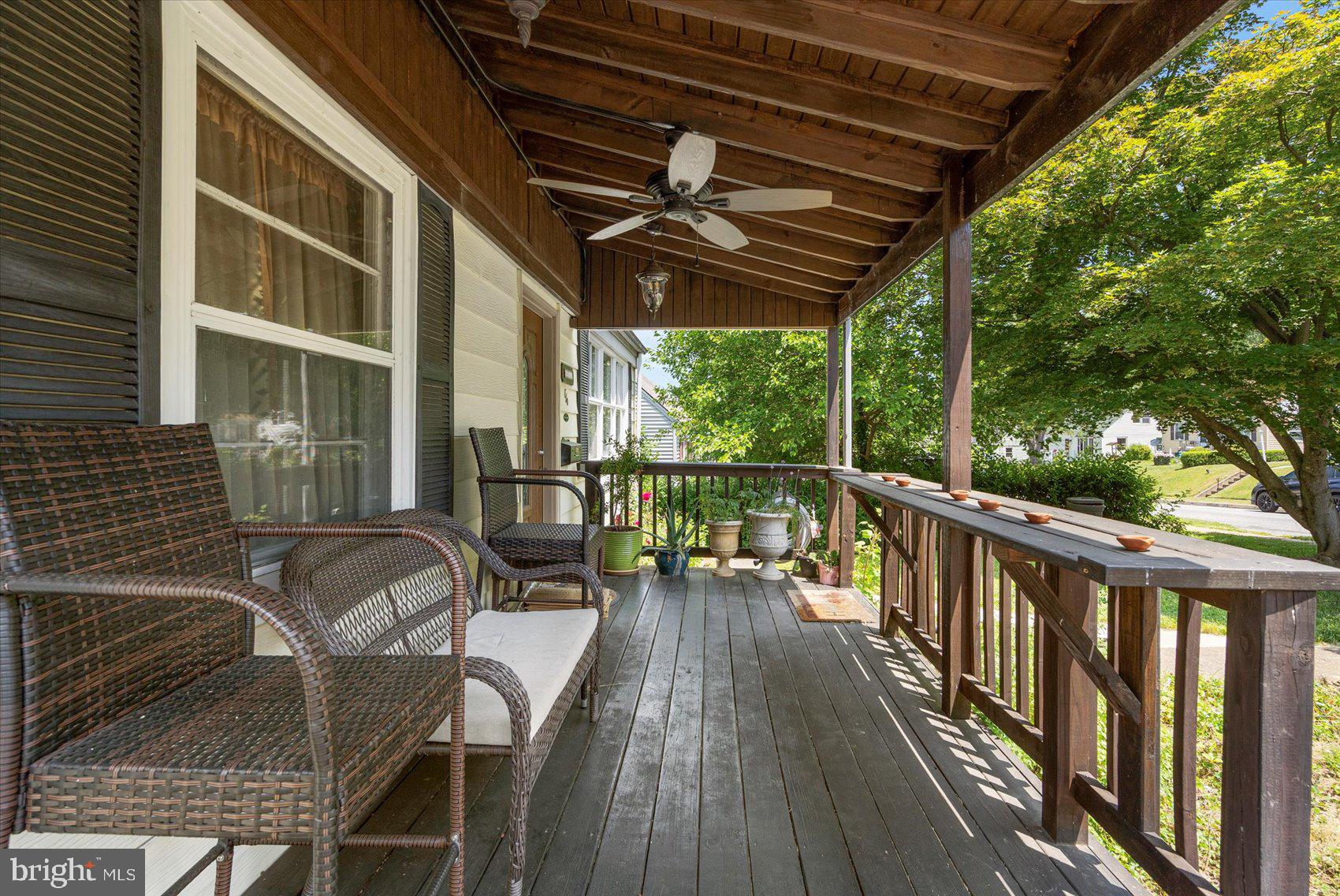 810 Cliffedge Road Pikesville, MD 21208 - Photo 3 of 39 Gallery Image 3
