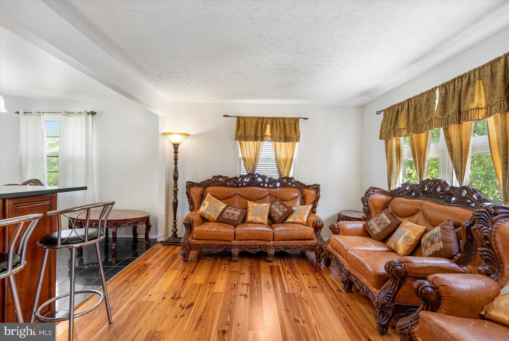810 Cliffedge Road Pikesville, MD 21208 - Photo 5 of 39 Gallery Image 5