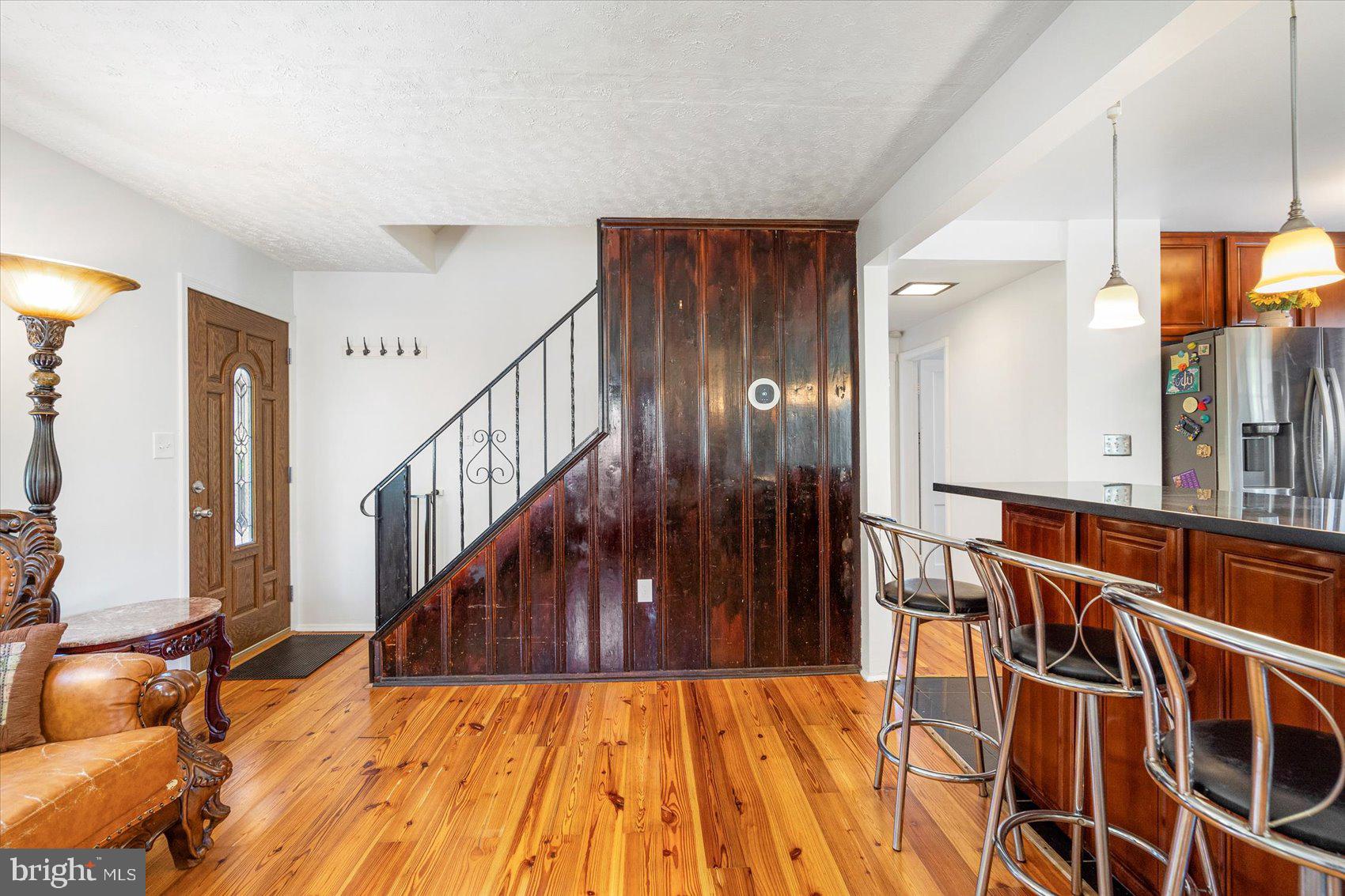 810 Cliffedge Road Pikesville, MD 21208 - Photo 9 of 39 Gallery Image 9