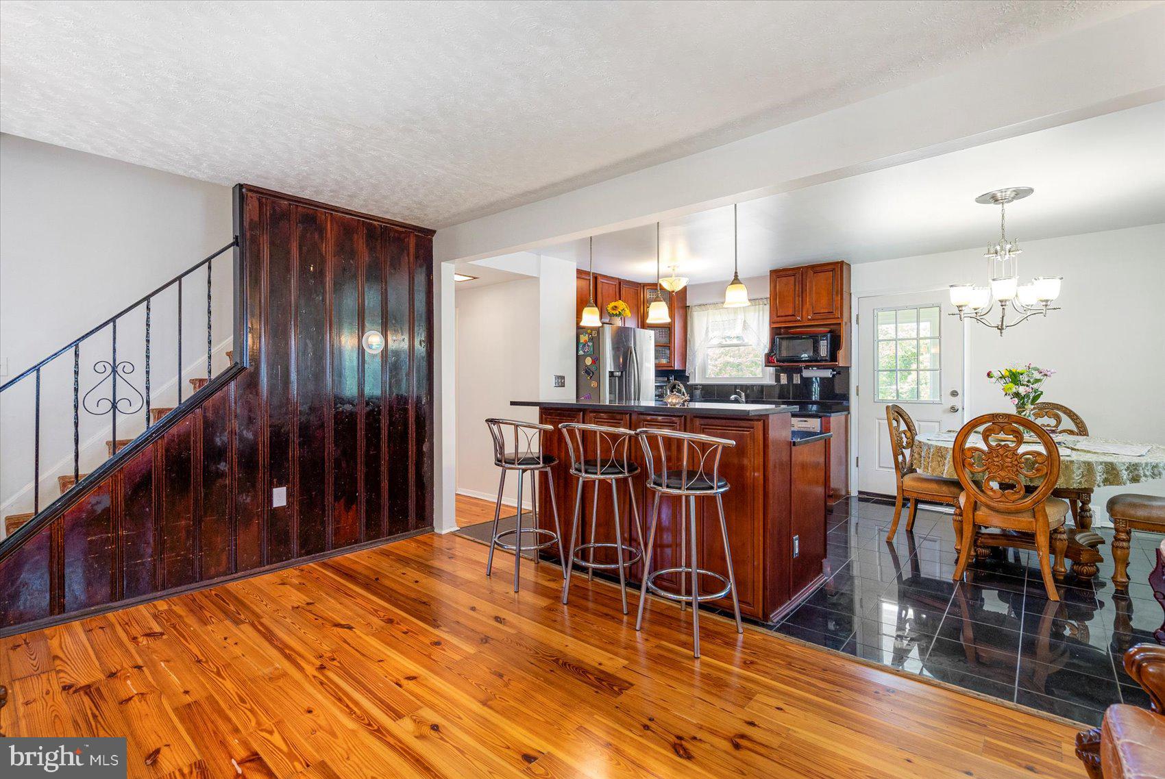 810 Cliffedge Road Pikesville, MD 21208 - Photo 10 of 39 Gallery Image 10