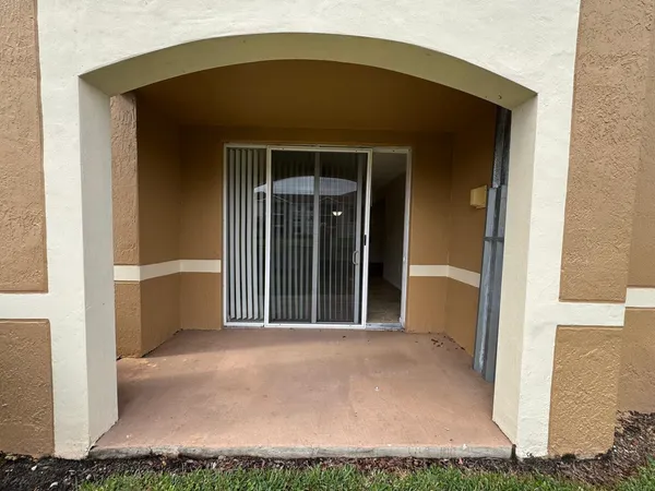 $1,950 | 8060 North Nob Hill Road, Unit 106, Tamarac, FL 33321