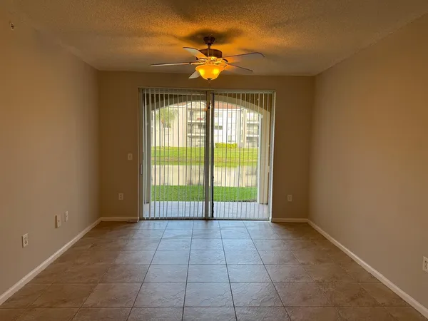 $1,950 | 8060 North Nob Hill Road, Unit 106, Tamarac, FL 33321