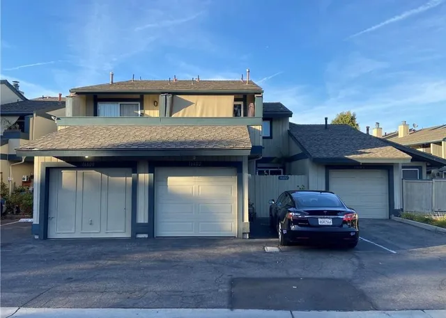 $3,850 | 16602 Algonquin Street, Unit 30, Huntington Beach, CA 92649