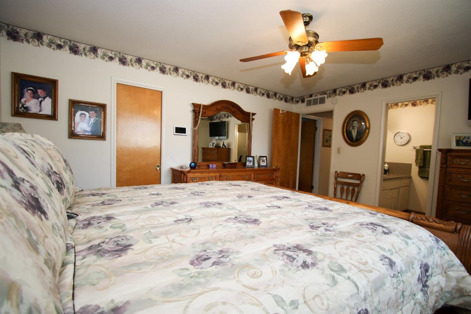 657 West Carpenter Avenue Reedley, CA 93654 - Photo 35 of 58 35