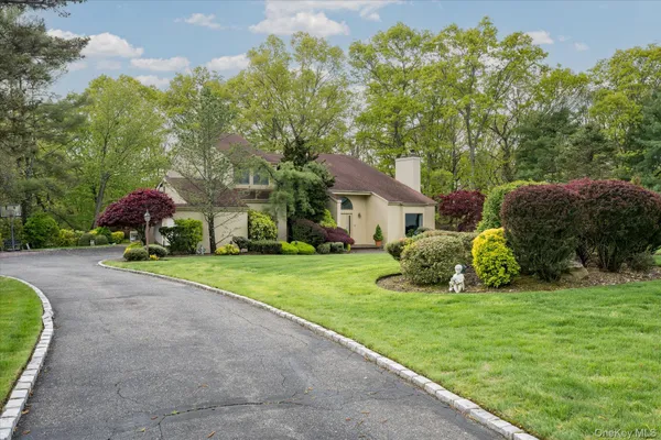 $1,399,000 | 38 Tamara Court, Melville, NY 11747
