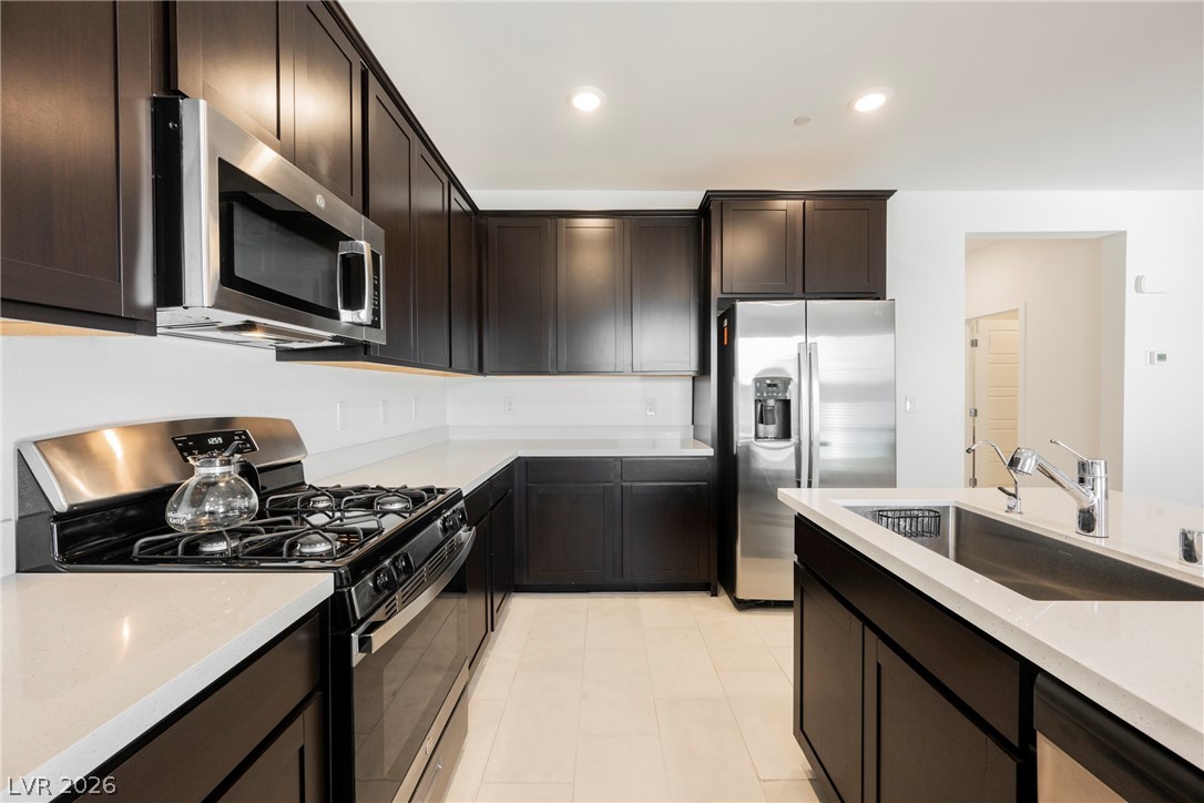 1048 Gabriela Ridge Lane Henderson, NV 89002 - Photo 15 of 49