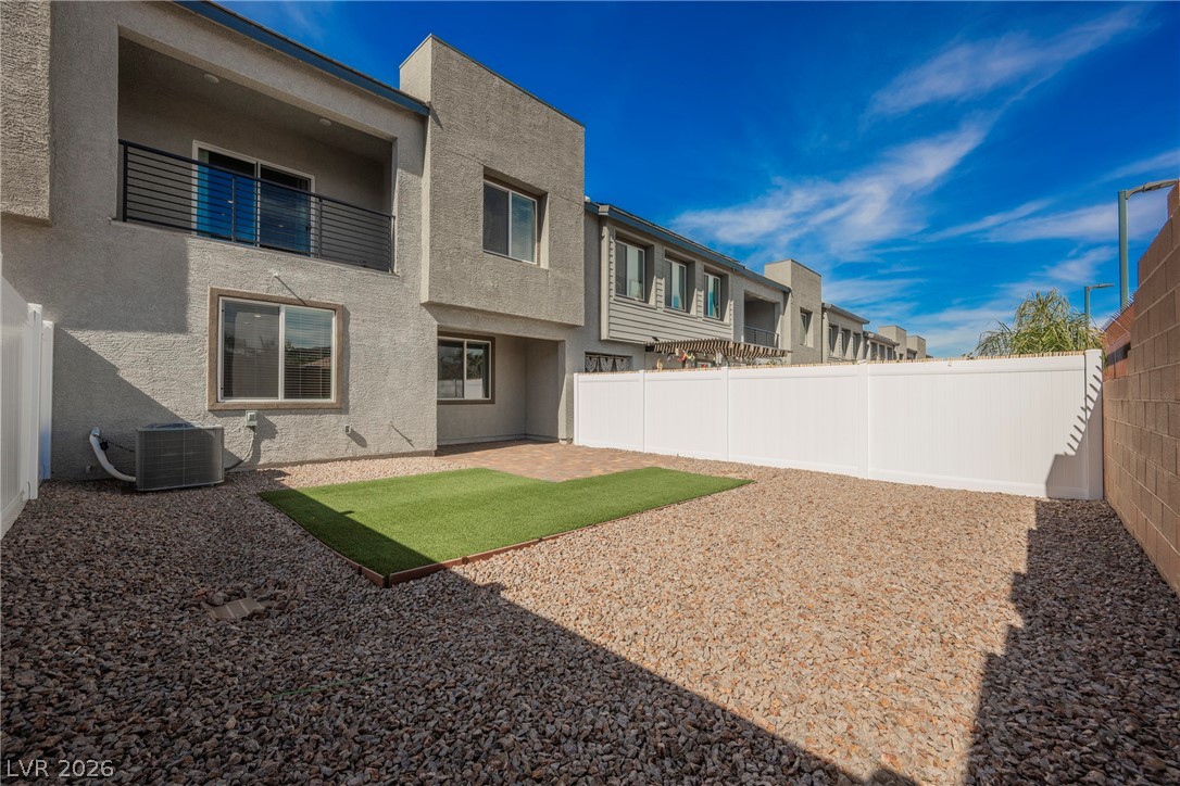 1048 Gabriela Ridge Lane Henderson, NV 89002 - Photo 4 of 49