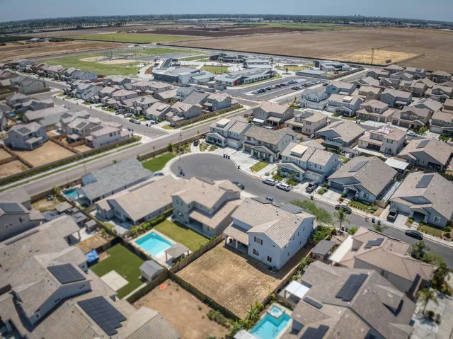 $799,000 | 2288 North Bliss Avenue, Fresno, CA 93727