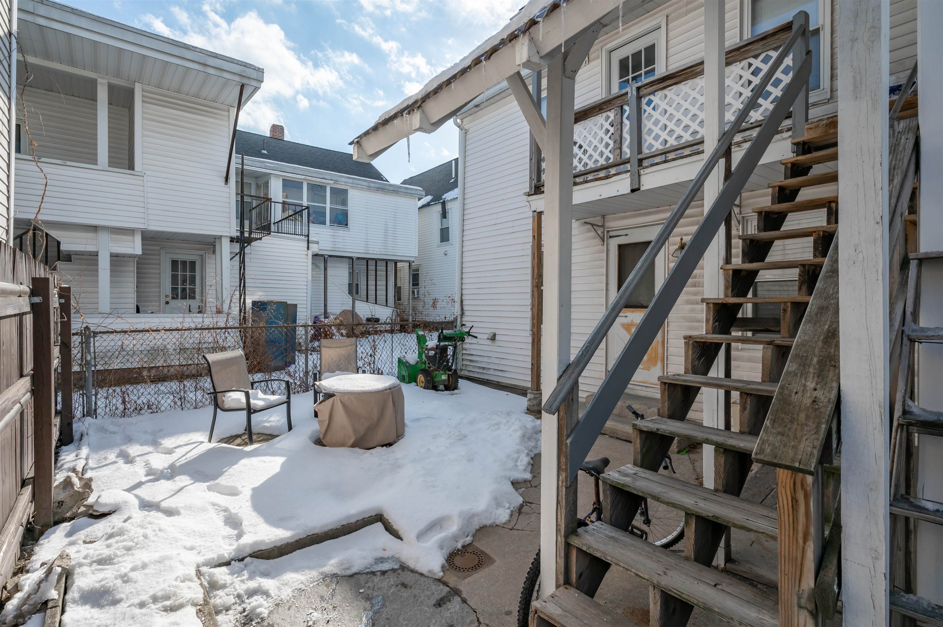 14 Pleasant Street Nashua, NH 03060 - Photo 13 of 34
